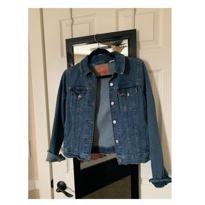 W’s Levi’s Jean Jacket